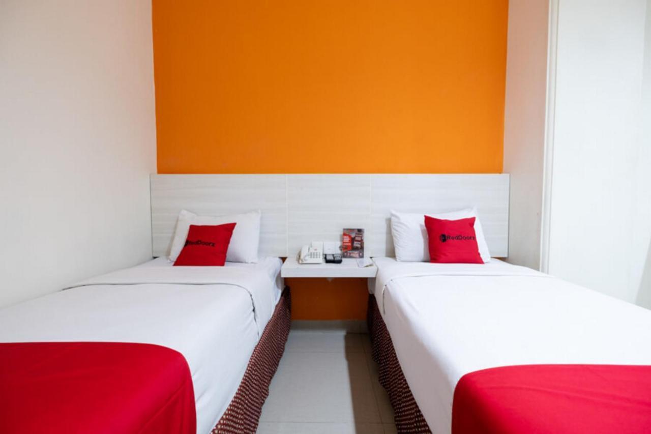 Reddoorz Plus @ Hotel Alden Makasar Exteriér fotografie