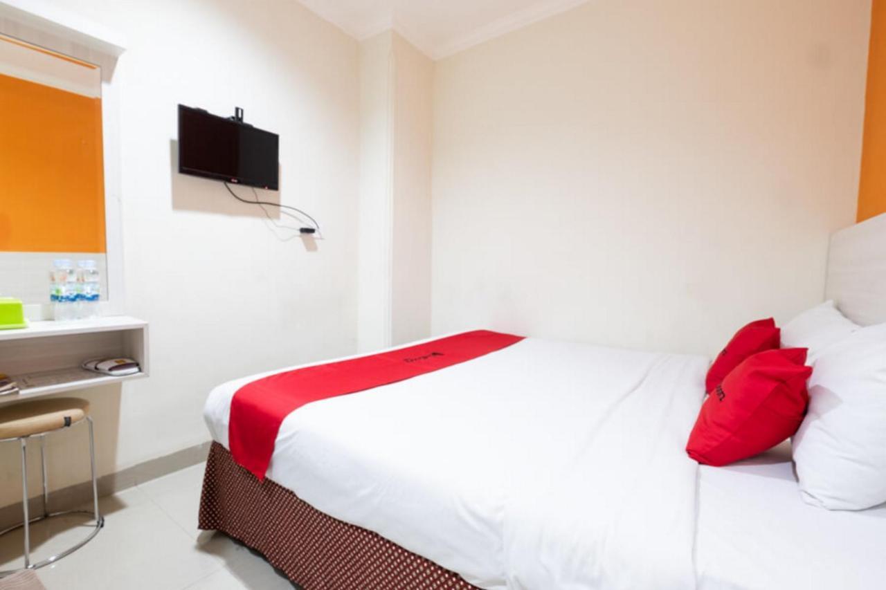Reddoorz Plus @ Hotel Alden Makasar Exteriér fotografie